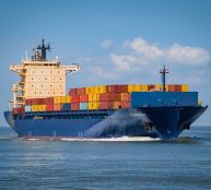 dendoktoor-container-ship-6631117_640